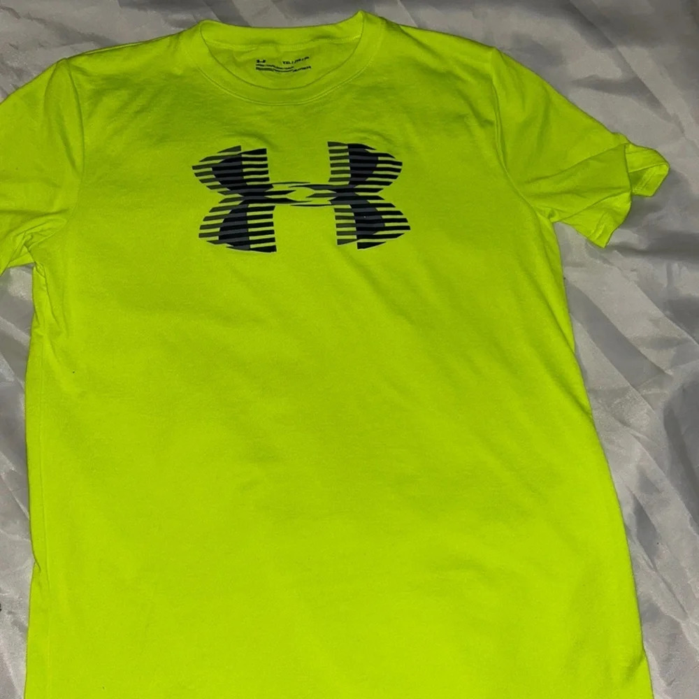 Under Armour YXL